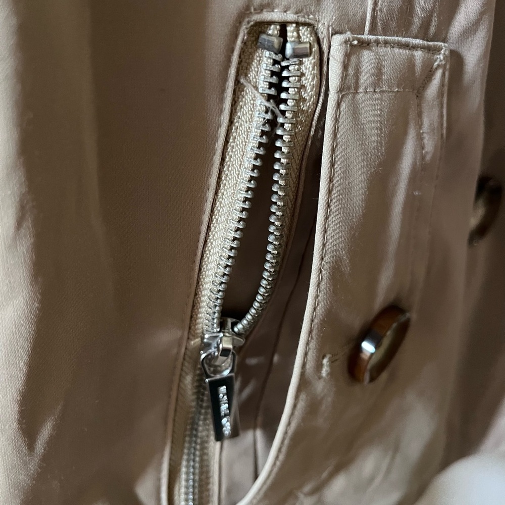 Michael Kors rain/wind jacket - Picture 9 of 9